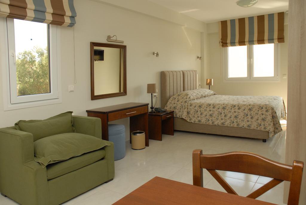 Aparthotel Orizontas Residencies Kastrosikia Habitación foto
